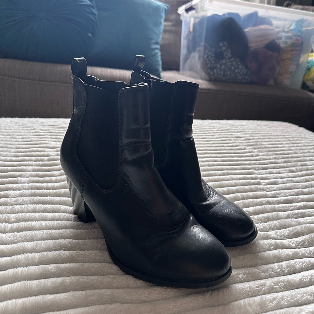 Bass booties